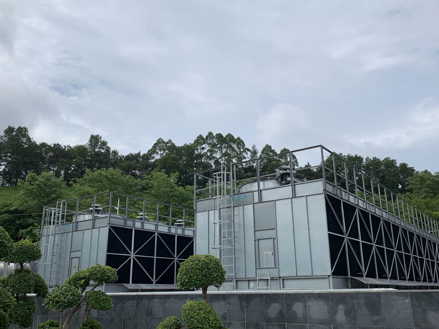 閉式冷卻塔選擇過程中需要考慮的因素？(橫流式閉式冷